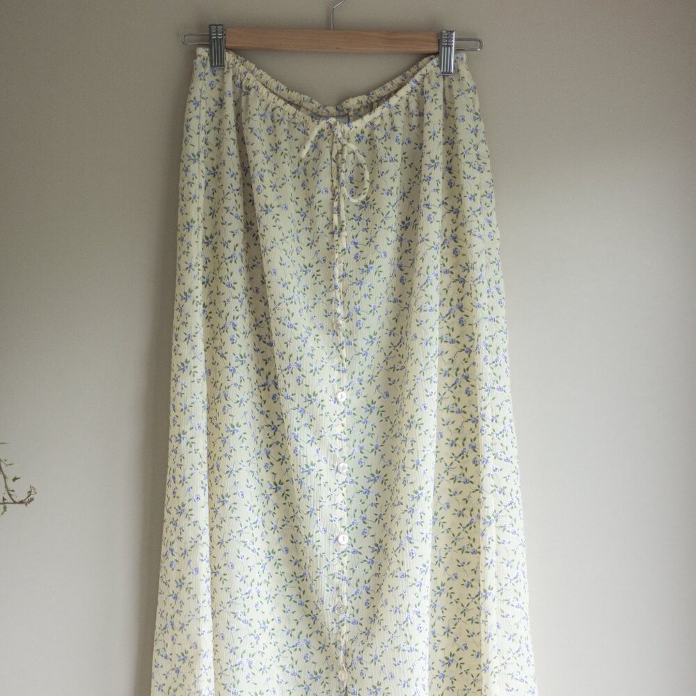 SOLD Vintage Dainty Floral Prairie Skirt